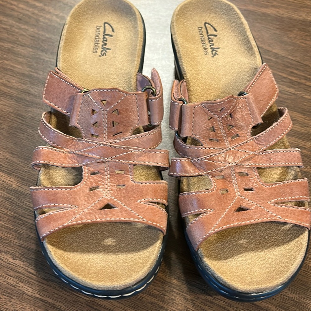 NWOT Clark’s Sandals Sz. 8.5